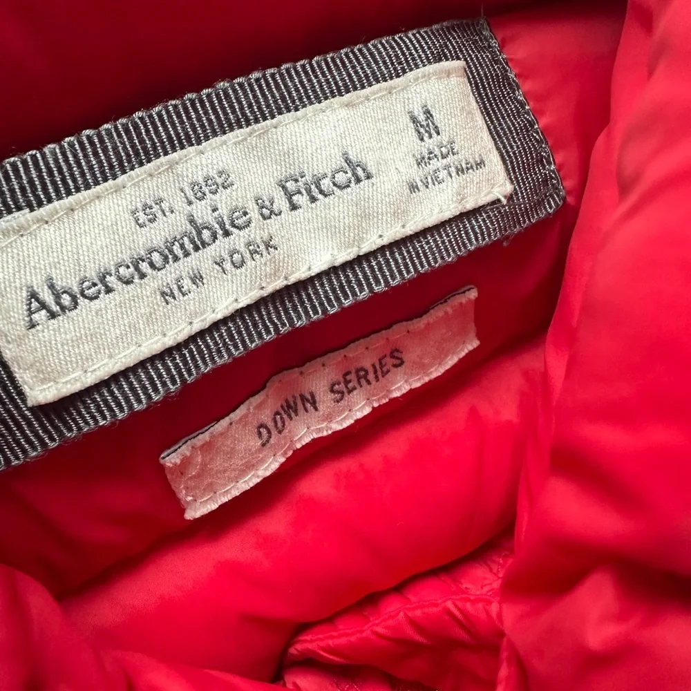 Abercrombie & Fitch Vibrant Red Puffer Jacket - Picture 2 of 3